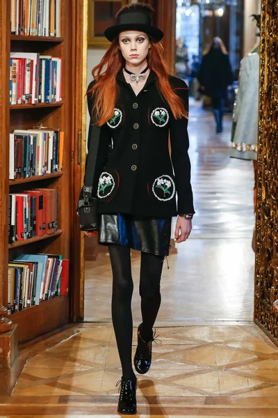 Look 69